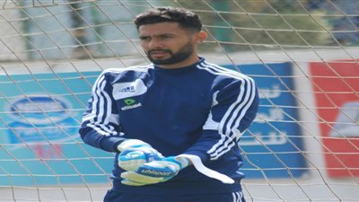 أحمد عادل ينافس عامر عامر على الانضمام إلى الأهلي