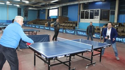 مرتضى منصور يهزم أحمد برادة فى “تنس الطاولة” (صور وفيديو)