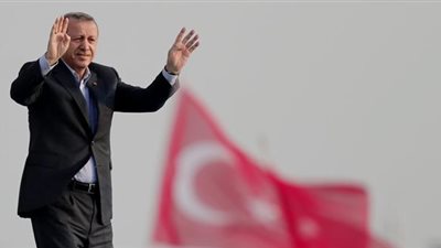 الخارجية لـ “اردوغان”: لديك 70 ألف معتقل سياسي وسجنت صحفيين وصادرت 3000 مؤسسة تعليمية