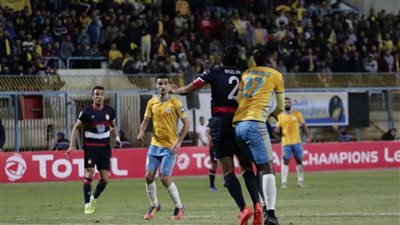 رئيس الإسماعيلي يحفز لاعبيه بالمكافأت قبل مباراة شباب قسنطينة