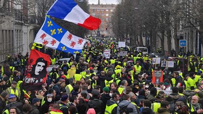 أصحاب “السترات الصفراء” يتظاهرون للأسبوع الـ16 في باريس
