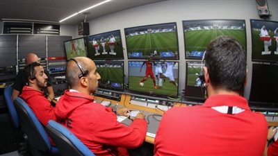 اتحاد الكرة يناقش أزمة عقد شركة الملابس 