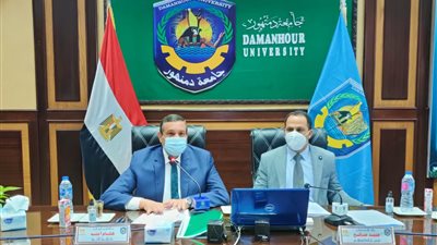في أول اجتماع بعد أزمة طالب التجارة.. مجلس جامعة دمنهور يشدد على الإجراءات الاحترازية لمواجهة كورونا 