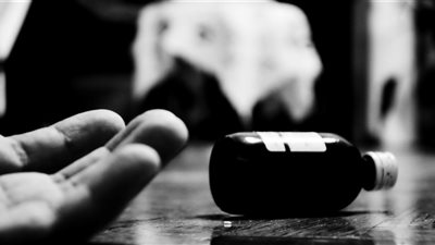 الديون تدفع ربة منزل للانتحار في قنا