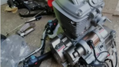 ضبط مخزن قطع غيار دراجات بخارية بدون ترخيص في بولاق (صور)