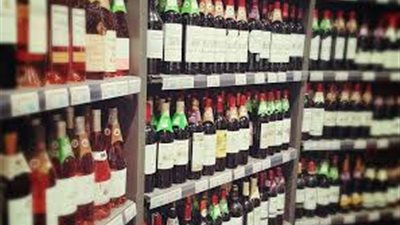 أمريكا تصعد خلافاتها مع الاتحاد الأوروبي.. فرض رسوم على النبيذ الفرنسي والألماني ومكونات طائرات