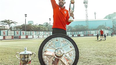 كهربا يحتفل بالثلاثية في ختام عام 2020: 