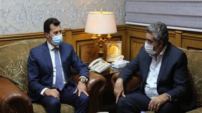 وزير الشباب والرياضة: 