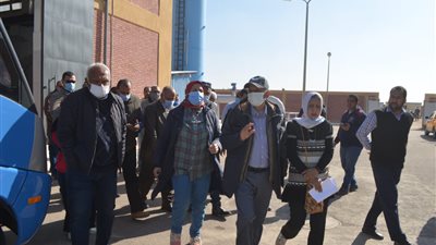 مسئولو الإسكان يتابعون تجارب تشغيل ضخ المياه النقية للعاصمة الإدارية الجديدة