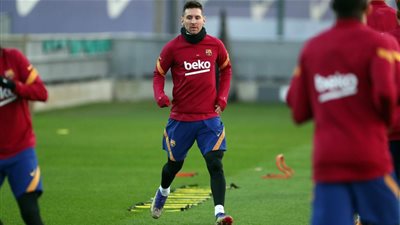 ميسي يعود لتدريبات برشلونة قبل مواجهة ويسكا في الدوري الإسباني