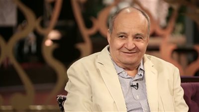 وحيد حامد.. عَمِل مع مخرجين كُثر لكنه خاف من ابنه 