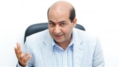 واجه محاولات أخونة الوطن.. طارق الشناوي: رحيل وحيد حامد خسارة كبيرة للعالم العربي