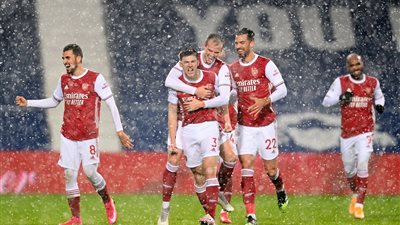 أرسنال يتقدم على وست بروميتش بثنائية في الشوط الأول