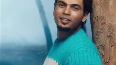 شبيه عمرو دياب لـ