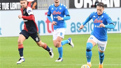 نابولي يضرب كالياري برباعية.. ولاتسيو يسقط في فخ التعادل أمام جنوى