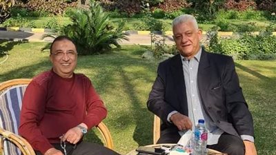 أول صورة لمحافظ الإسكندرية من داخل العزل.. ومصادر تكشف تفاصيل حالته الصحية