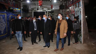 محافظ كفر الشيخ يغلق 19 محلا متنوع الأنشطة لعدم تطبيق الإجراءات الاحترازية (صور)