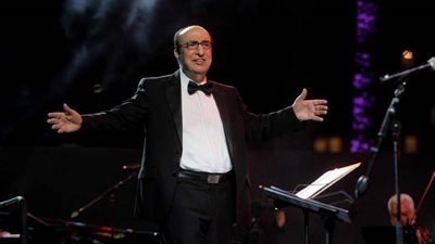 وفاة الموسيقار اللبناني إلياس الرحباني عن عمر ناهز الـ83 عامًا