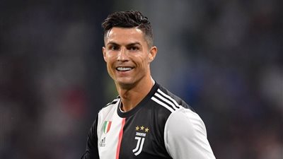 رقم لا يصدق.. كريستيانو رونالدو يحتفل بوصوله إلى 250 مليون متابع على 