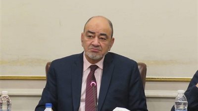 رئيس المستلزمات الطبية: مقترح بأنبوبة أكسجين واحدة لكل مواطن بروشتة طبيب (خاص)