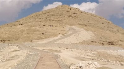 مدير آثار أسبق: وضع محافظة سوهاج على الخريطة السياحية بتطويرات بلغت 40 مليون جنيه (خاص)