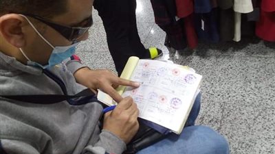 تغريم 18 شخصًا 50 جنيهًا لعدم ارتداء الكمامة بوسط الإسكندرية (صور)