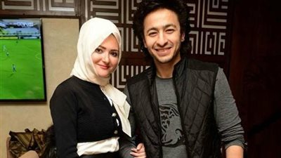 حمادة هلال يطالب بالدعاء لزوجته بعد تعرضها لوعكة صحية (صورة)