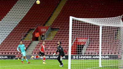 بمشاركة محمد صلاح.. ساوثهامبتون يتقدم على ليفربول بهدف في الشوط الأول