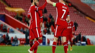 بعد قرار الإغلاق التام.. الكشف عن مصير مباريات الدوري الإنجليزي