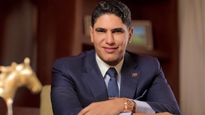 أحمد أبو هشيمة يتبرع بـ2 مليون جنيه على الهواء لصندوق 