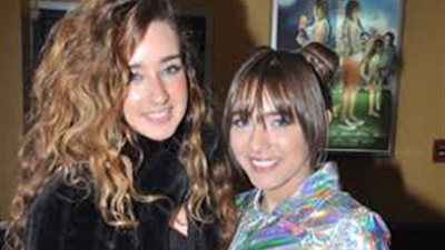 هل انتهت الخلافات بين ساندي وهنا الزاهد بعد التهنئة بعيد الميلاد؟