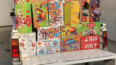 ضبط 250 لتر بنزين قبل بيعه بالسوق السوداء و1500 قطعة سلع غذائية منتهية الصلاحية بالفيوم