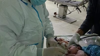 إجراء أول ولادة طبيعية داخل مستشفى كفر الدوار  لسيدة مصابة بكورونا (صور)