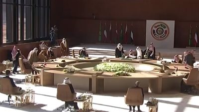 أمير الكويت يغادر السعودية بعد المشاركة في افتتاح القمة الخليجية