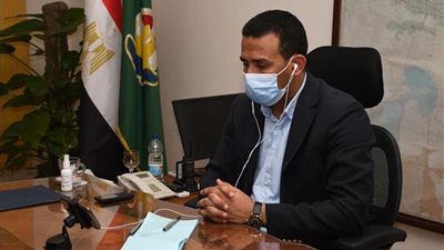 نائب محافظ الفيوم يتفقد مواقع مخرات السيول بطريق أسيوط الغربي 