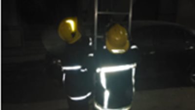 أمهم تركت مفتاح الشقة بالداخل.. الحماية المدنية تنقذ أطفالا داخل منزلهم بالأقصر