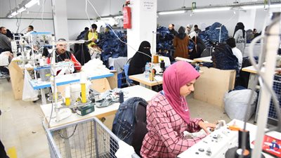 مطالب بضم صناعات الملابس لمبادرة دعم المشروعات الصغيرة بفائدة 5%