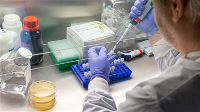 طبيب أسترالي يرفض برنامج توزيع اللقاحات بحجة اختلاف وضعها عن باقي الدول