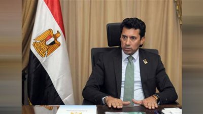 وزير الرياضة يحضر مباراة مصر واليابان الودية استعدادًا لمونديال اليد