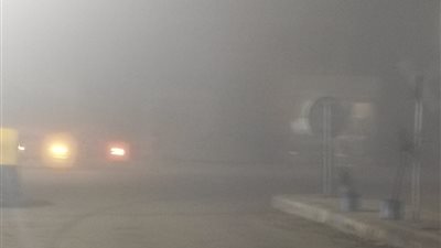 انقلاب سيارة ميكروباص وأخرى 