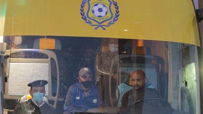لاعبو الإسماعيلي يغادرون إلى القاهرة استعدادًا للسفر للمغرب لمواجهة الرجاء