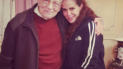 دنيا عبد العزيز عقب لقائها مع رشوان توفيق: 