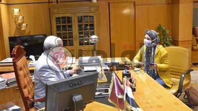 شاهد رئيس جامعة الفيوم يروي أصعب موقف في العزل خلال إصابته في الموجة الأولى