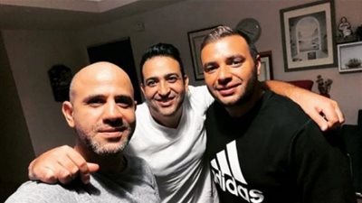 إحدى معجبات عزيز الشافعي بعد أزمته مع رامي صبري: 