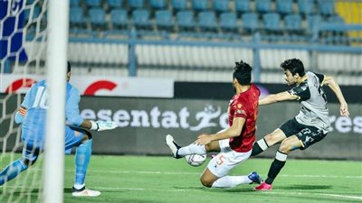 دكة الأهلي تعترض على حكم مباراة سيراميكا