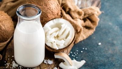 عصير جوز الهند أبرز المشروبات التي تساهم في ترطيب الجسم