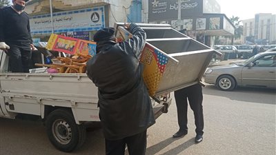 فض سوق الجمعة العشوائي بدمياط لمخالفته التدابير الوقائية