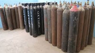 سقوط مسئول عن شركة جمع أسطوانات الأكسجين لبيعها في السوق السوداء 