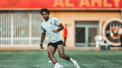 محمد هاني ينتظم في مران الأهلي بعد شفائه من كورونا