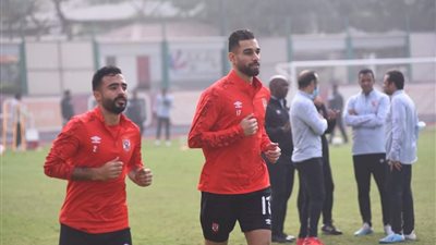 عمرو السولية يؤدي جلسة في الجيم استعدادًا لمواجهة الإنتاج الحربي